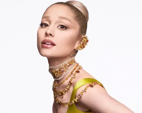 Swarovski, 130 yıllık neşesini 2025 Sonbahar-Kış takı koleksiyonu ile kutluyor