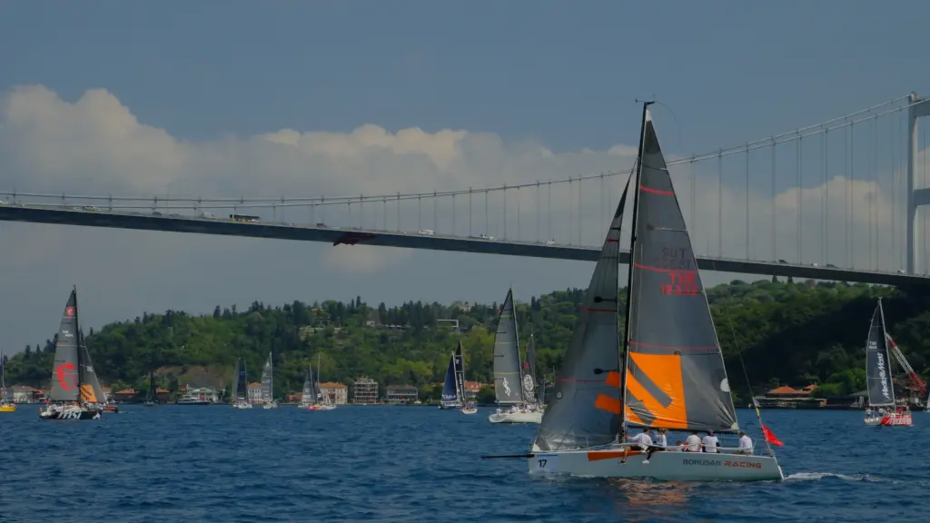 TAYK 30 Ağustos BMW Borusan Otomotiv Kupası yelken tutkunlarını İstanbul Boğazı’nda buluşturdu