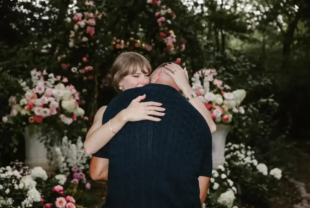 Taylor Swift nişanlandı

