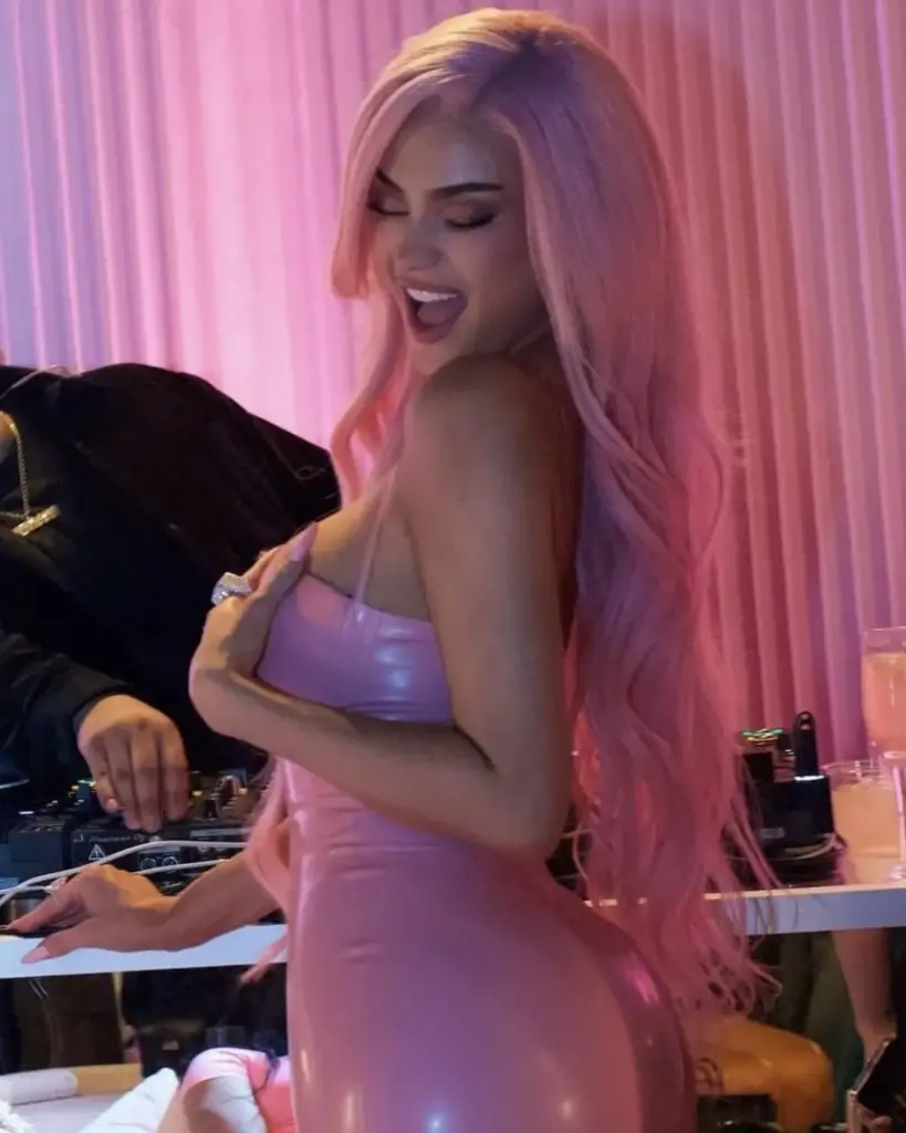 Kylie Jenner millennial pink