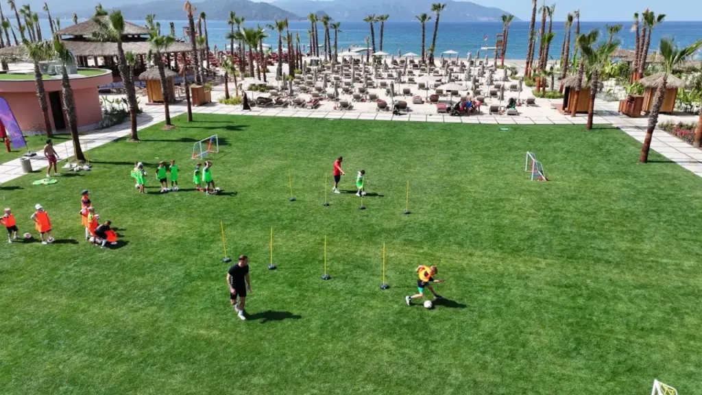 XO Futbol Akademisi: Futbol tutkusunu güçlendiren akademi