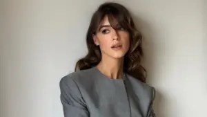 Yansımalarıyla dikkat çeken saç rengi: Dimensional Cocoa