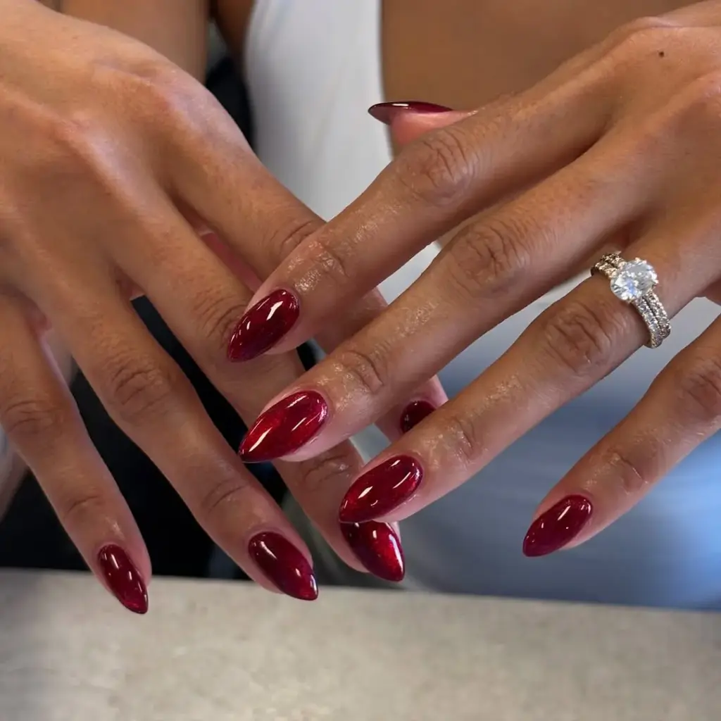 Kırmızı ve kromun güçlü buluşması