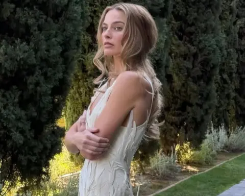 Yumuşak geçişli sarı saçlar: "Barn girl blonde" trendi