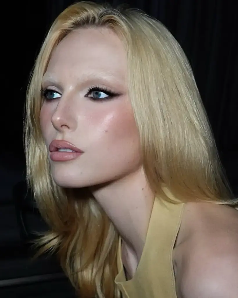 Kalp yüzler için allık yerleşimi