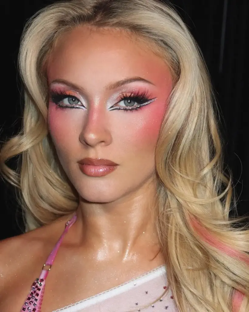 Grafik çizgilerin cesur buluşması