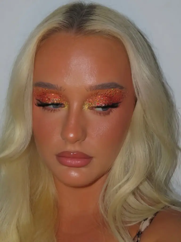 Altın ışıltılarla gün batımı referansı