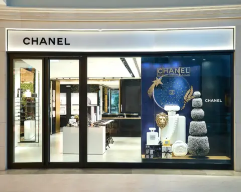 Zarafet ve duyusal deneyim: Chanel Parfüm ve Güzellik butiği İstinyePark'ta